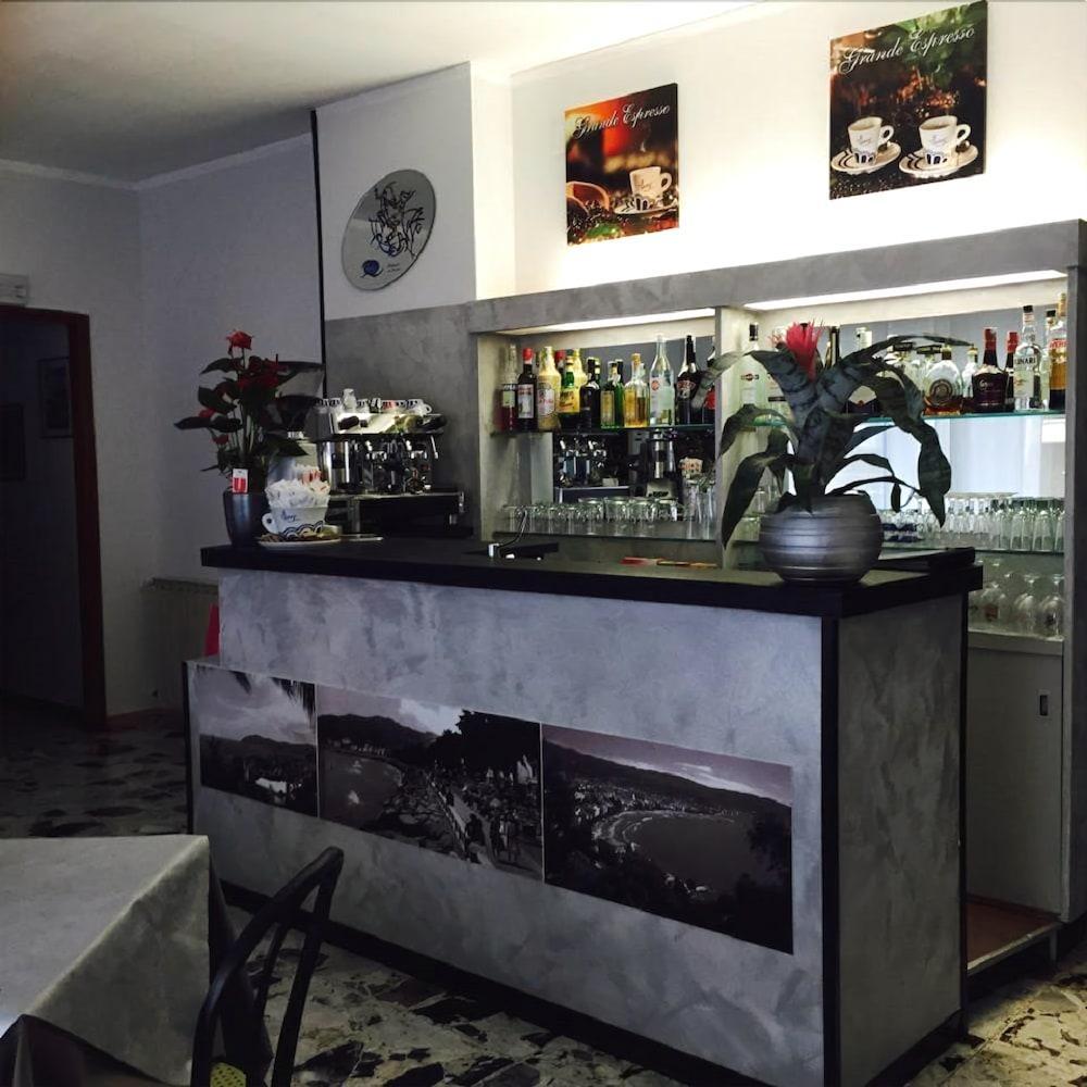 Hotel Capri Diano Marina Kültér fotó