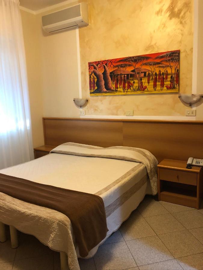 Hotel Capri Diano Marina Kültér fotó