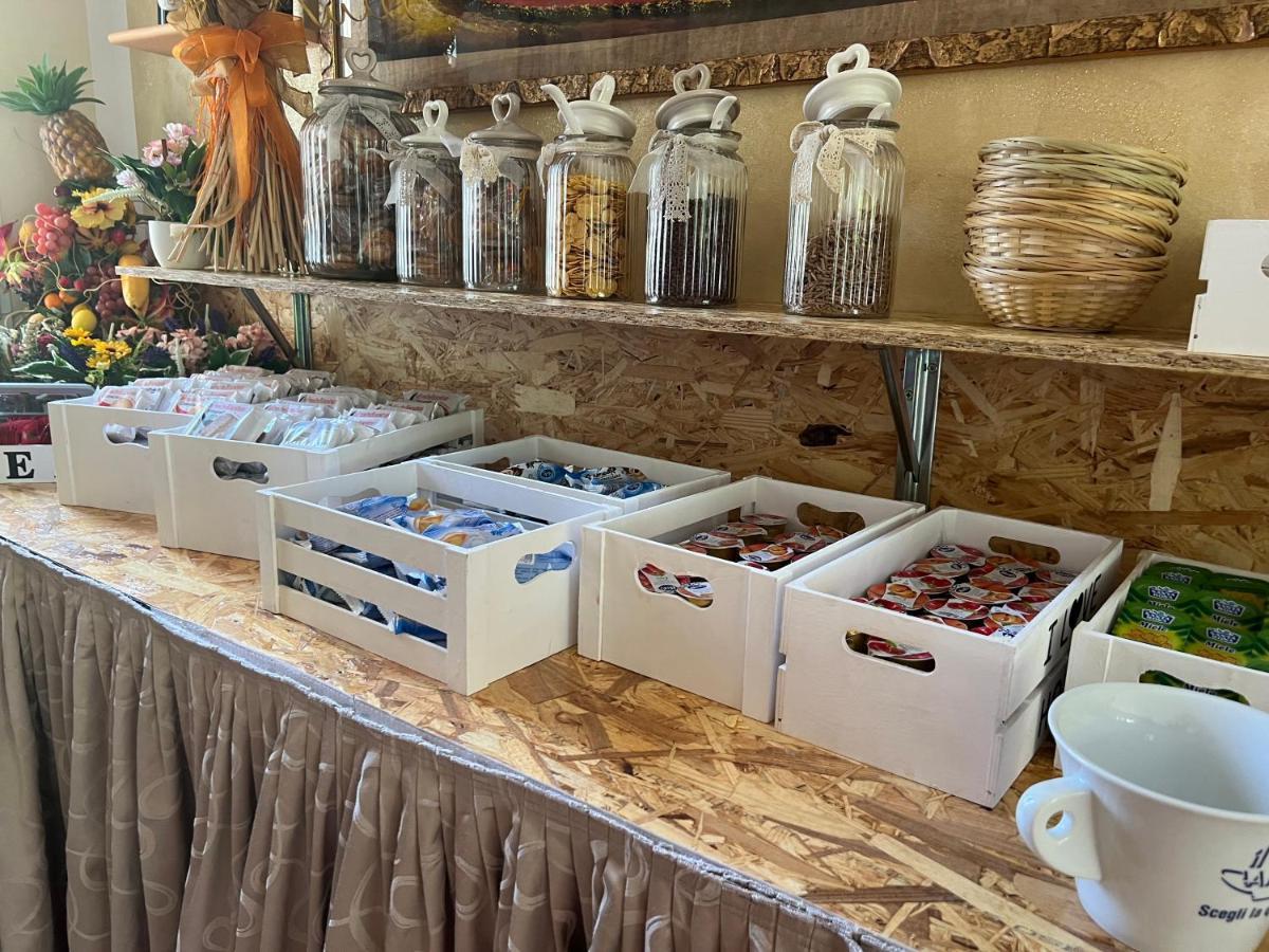 Hotel Capri Diano Marina Kültér fotó
